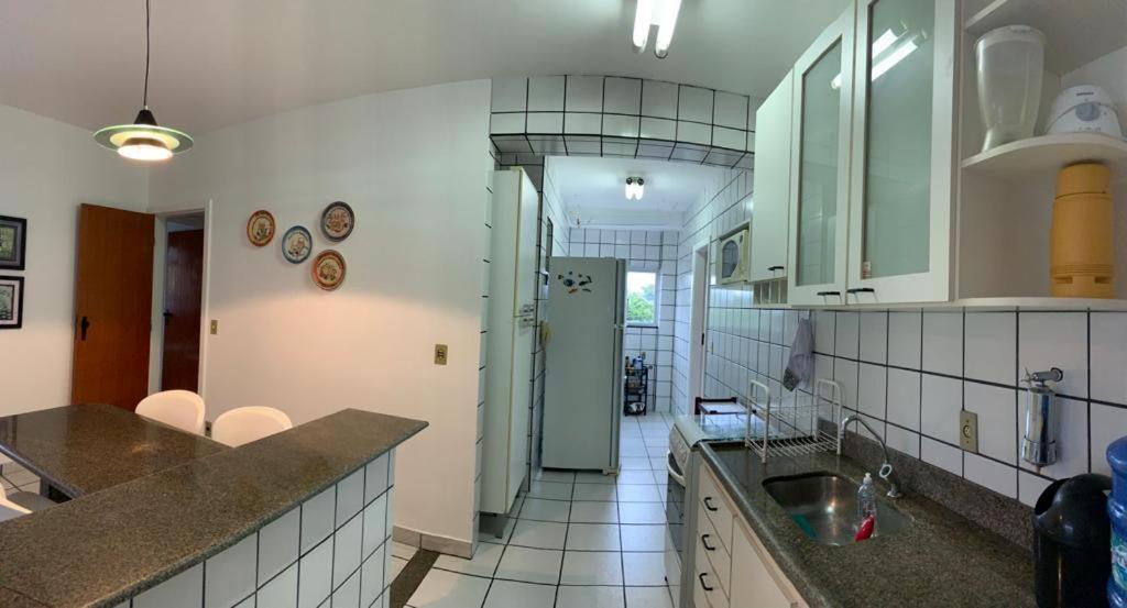 Apartamento Pe Na Areia E Aguas Tranquilas No Centro De Guarapari Luaran gambar